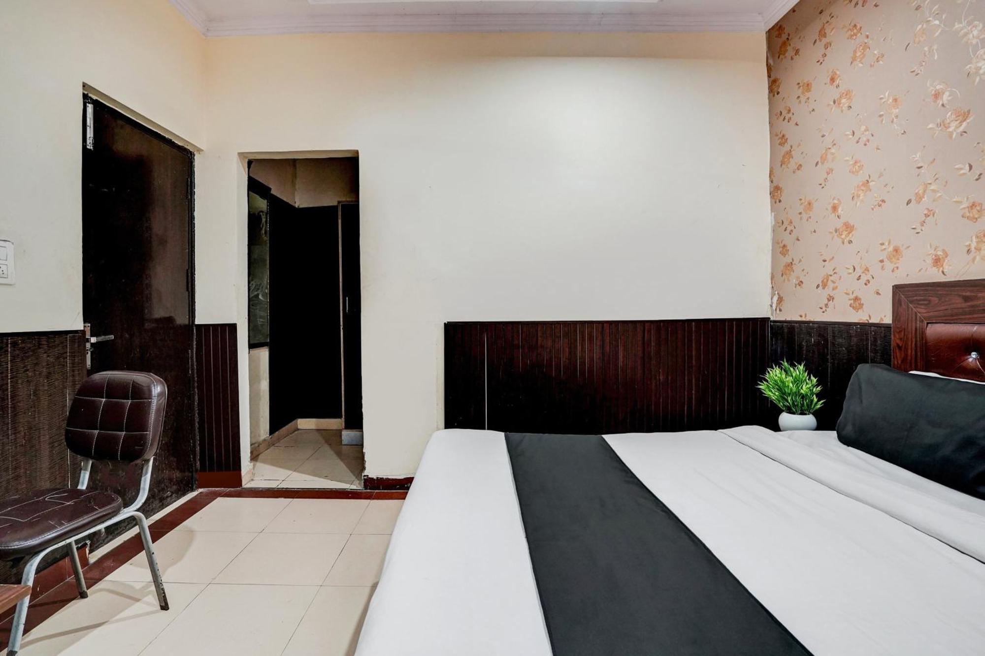 Super Hotel O Bg Hotel Faridabad Exteriör bild