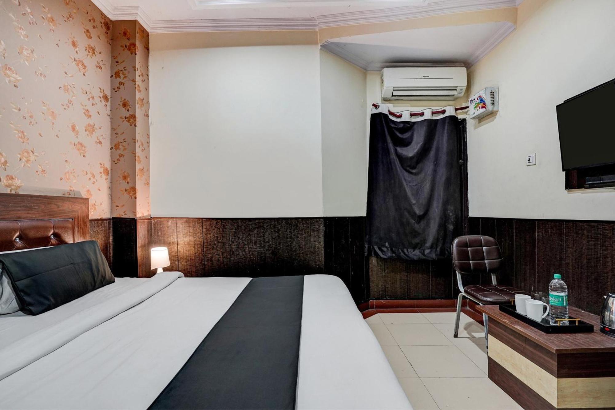 Super Hotel O Bg Hotel Faridabad Exteriör bild